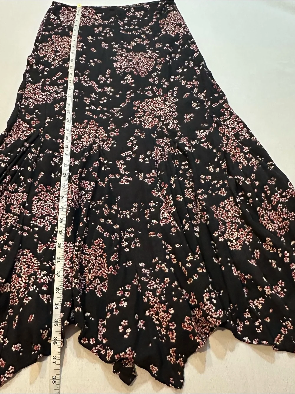 Free People Black Floral Handkerchief Hem Skirt Size 2 - Picture 4 of 12